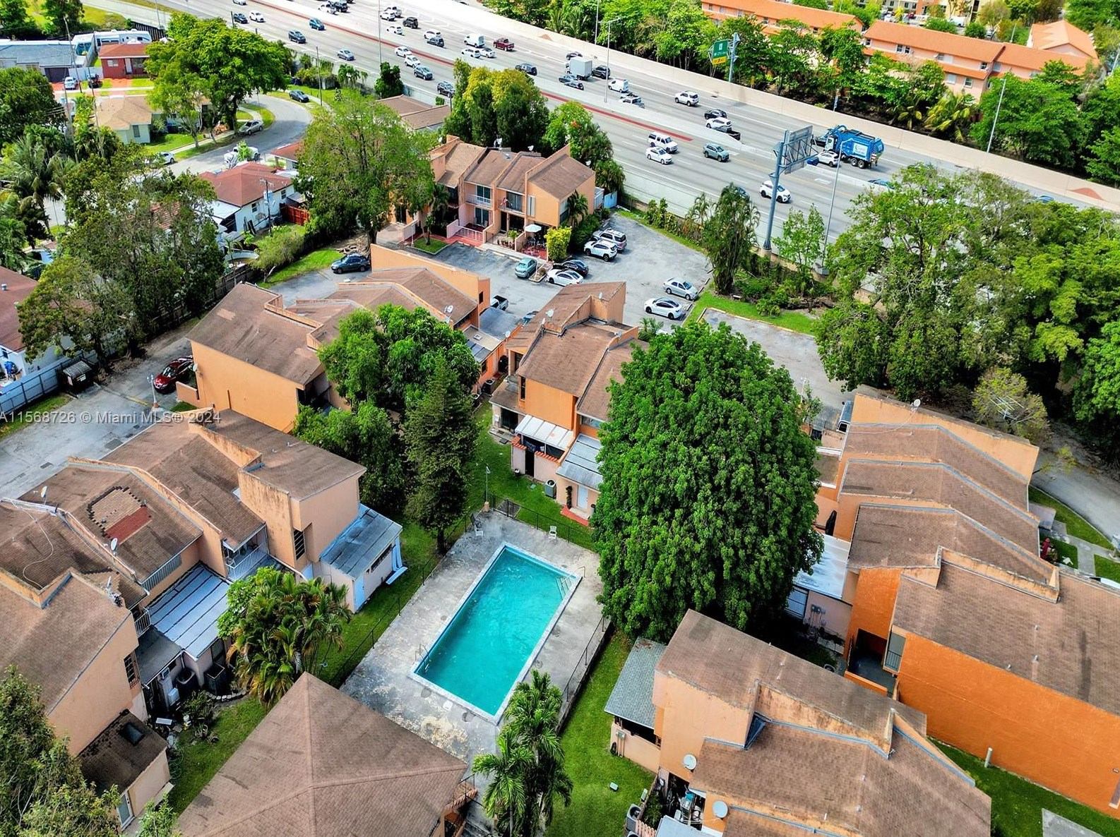 2421 11th St, Miami FL  33125-3163 exterior