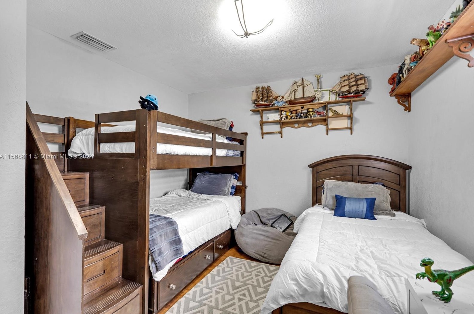 8101 149 Ave, Miami FL 33193-1433 exterior