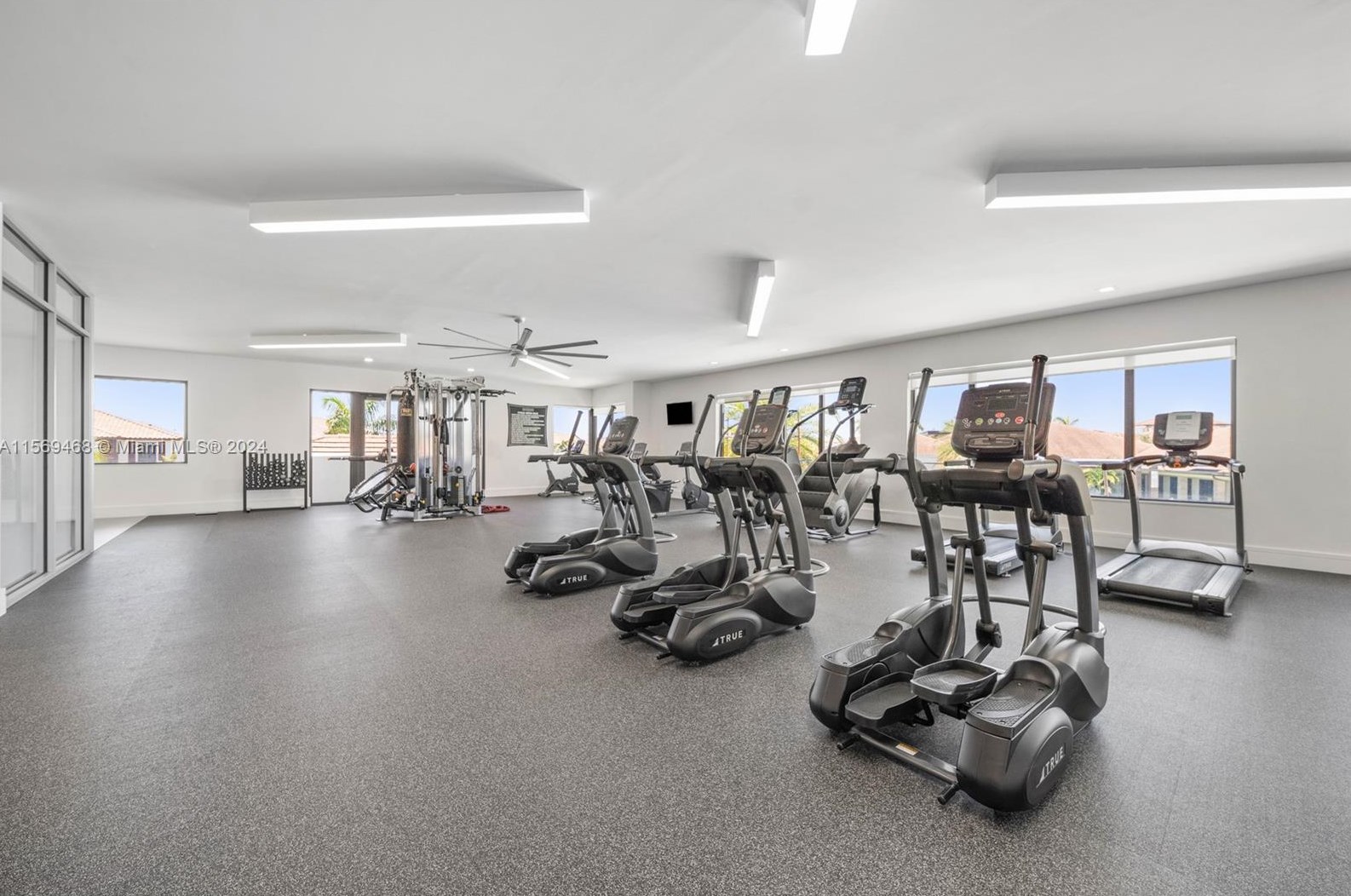 8373 49 St, Miami FL 33185-4138 exterior