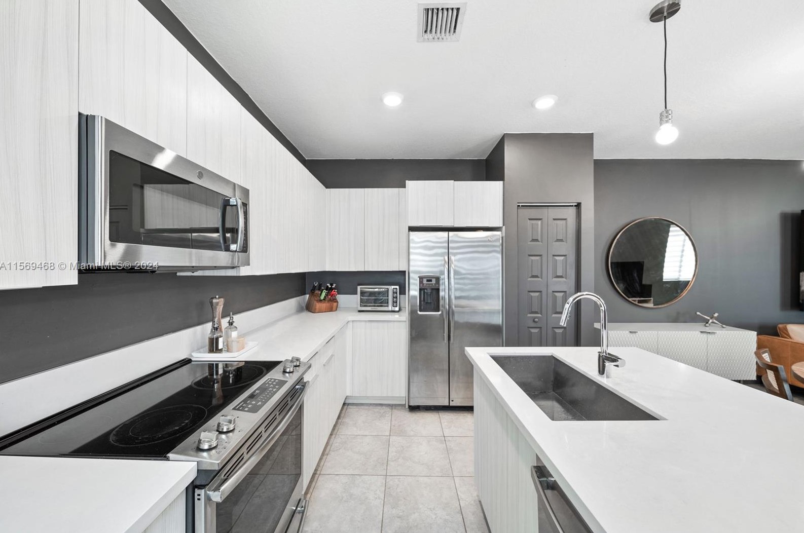 8373 49 St, Miami FL 33185-4138 exterior