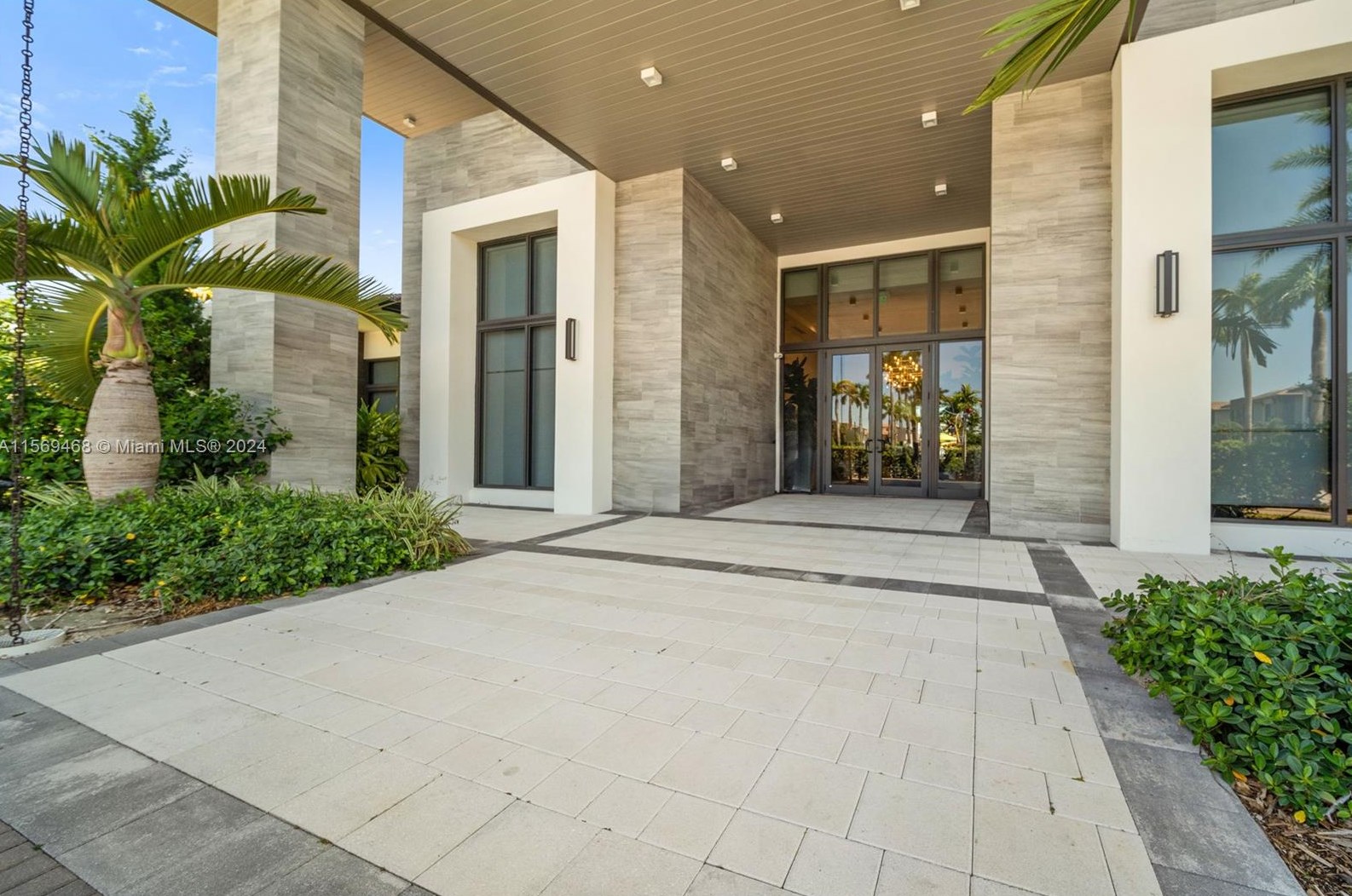 8373 49 St, Miami FL 33185-4138 exterior