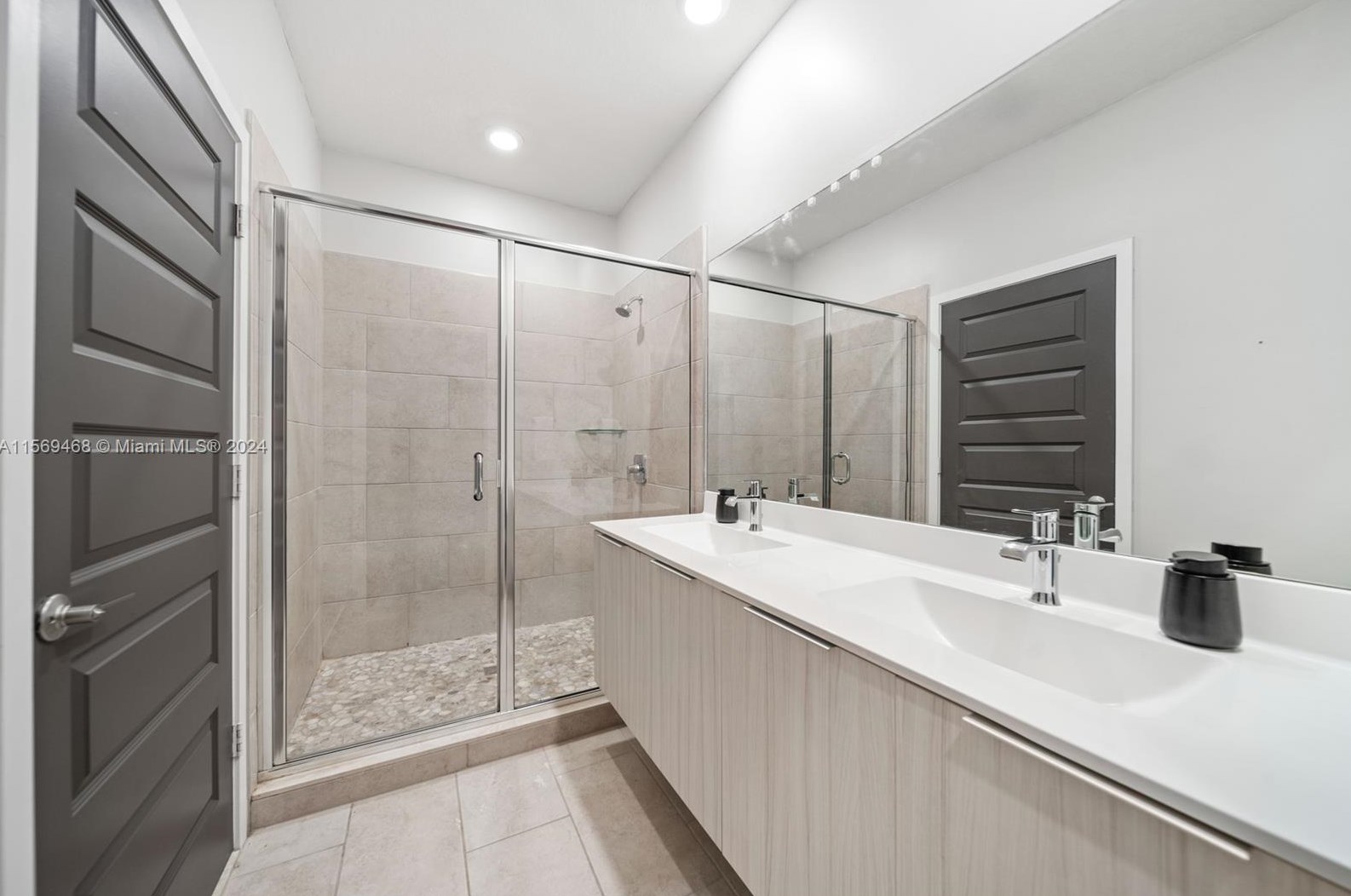 8373 49 St, Miami FL 33185-4138 exterior