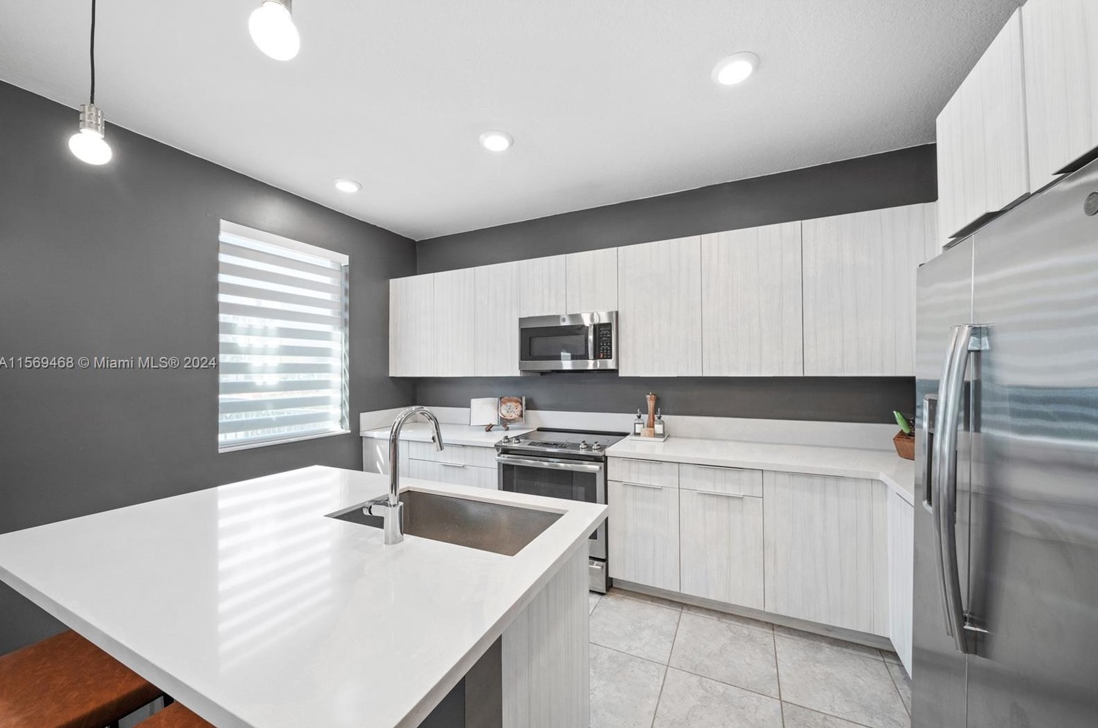 8373 49 St, Miami FL 33185-4138 exterior