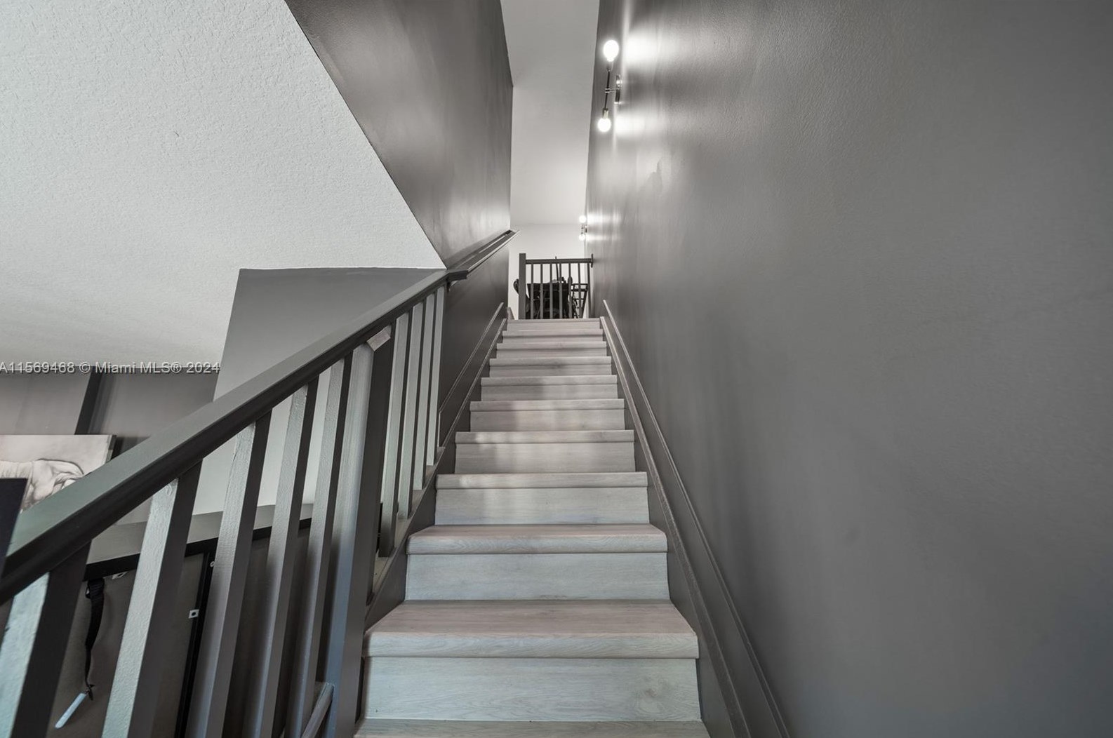 8373 49 St, Miami FL 33185-4138 exterior