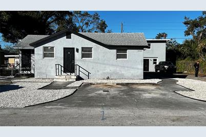 1033 NW 3rd Ave - Photo 1