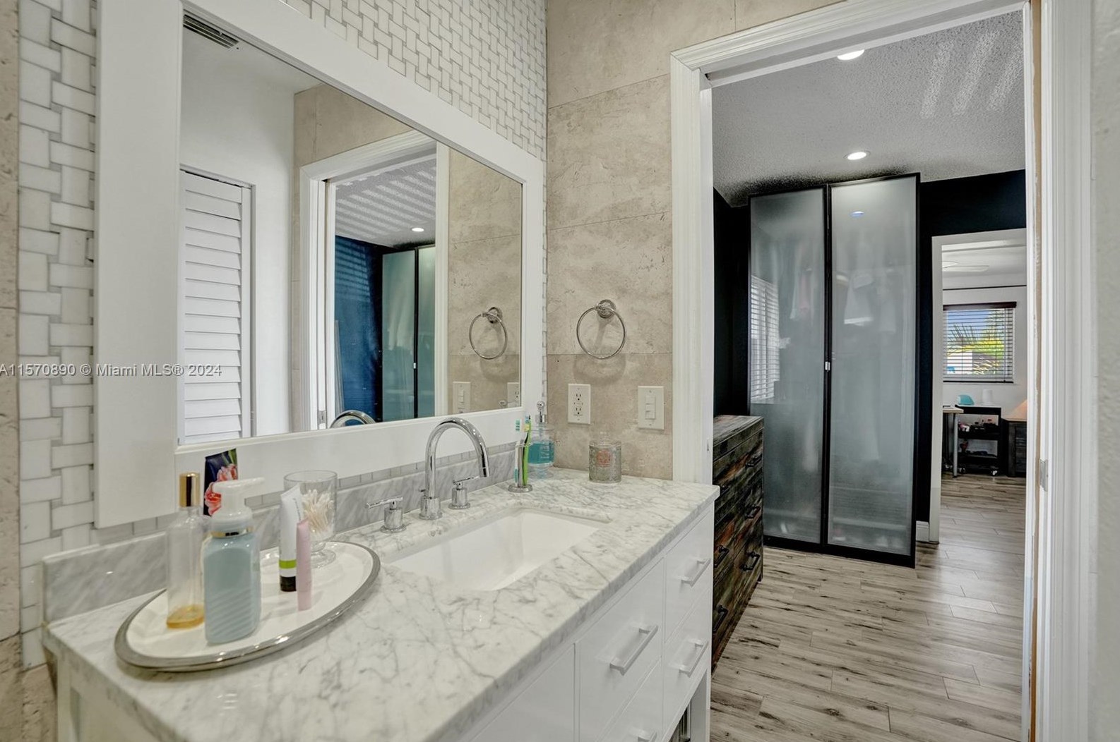 5420 7th Ave, Hialeah FL  33012-2550 exterior