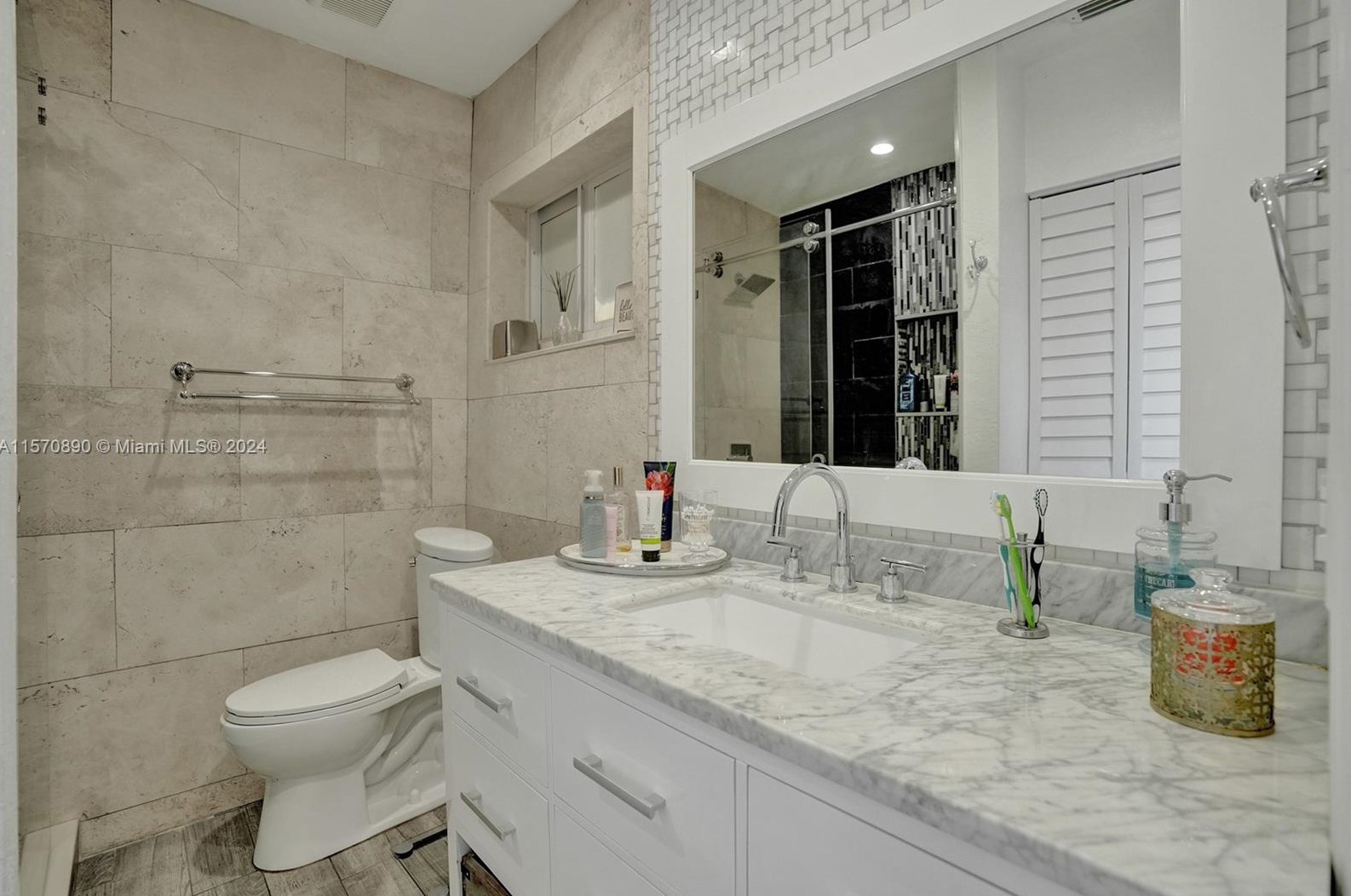 5420 7th Ave, Hialeah FL  33012-2550 exterior