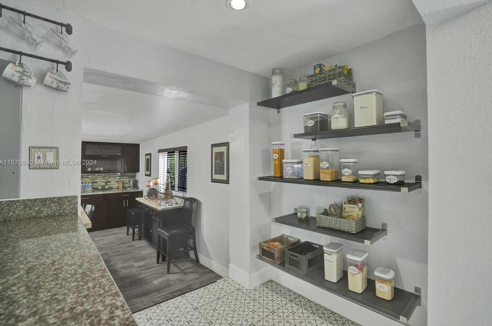 5420 7th Ave, Hialeah FL  33012-2550 exterior