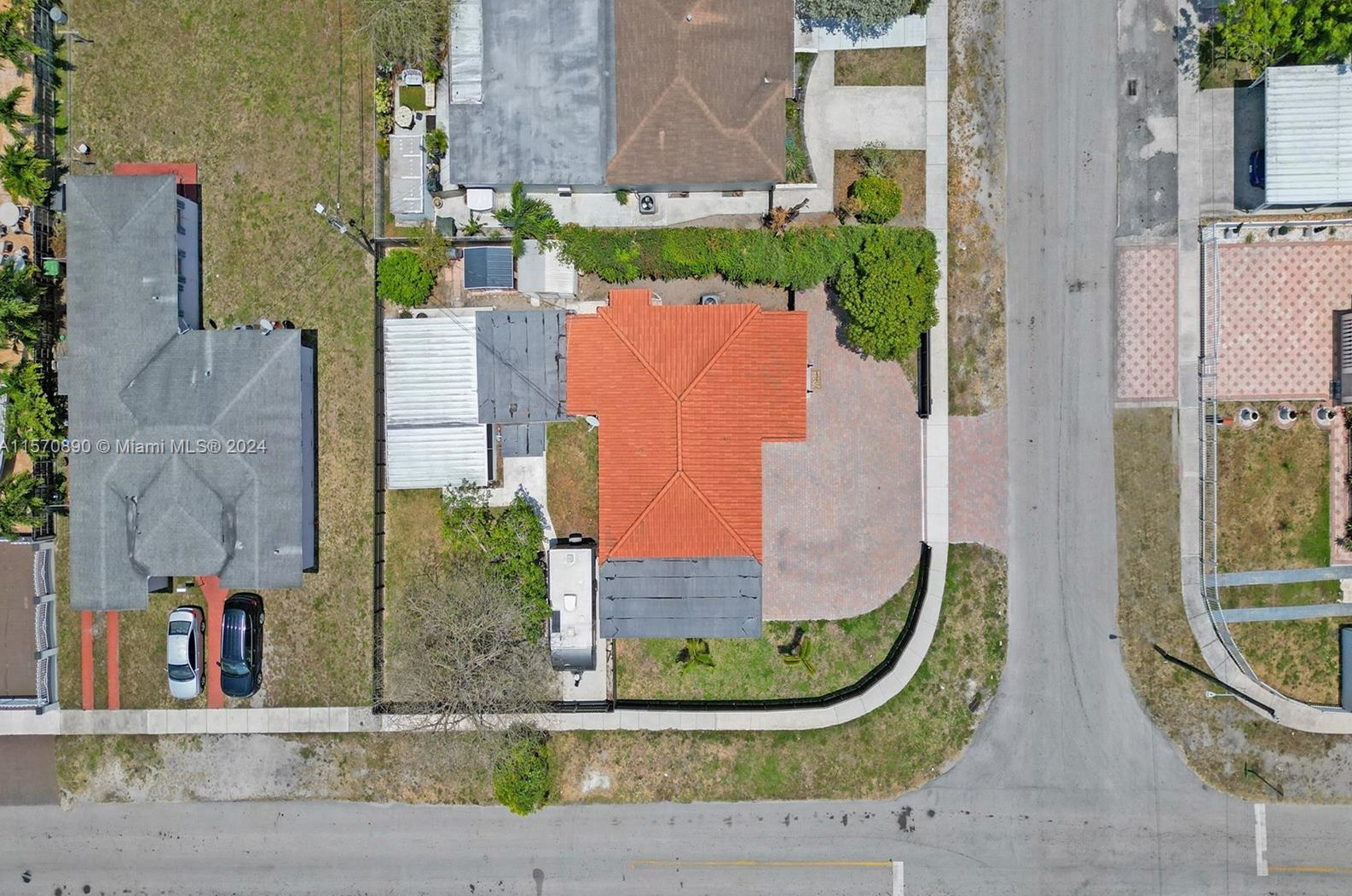 5420 7th Ave, Hialeah FL  33012-2550 exterior