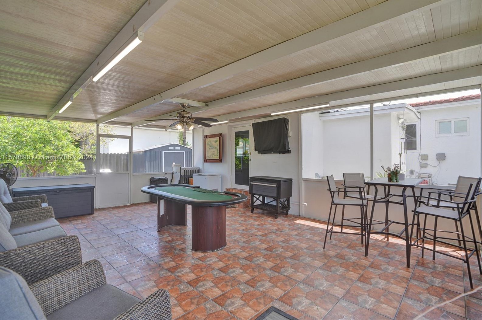 5420 7th Ave, Hialeah FL  33012-2550 exterior