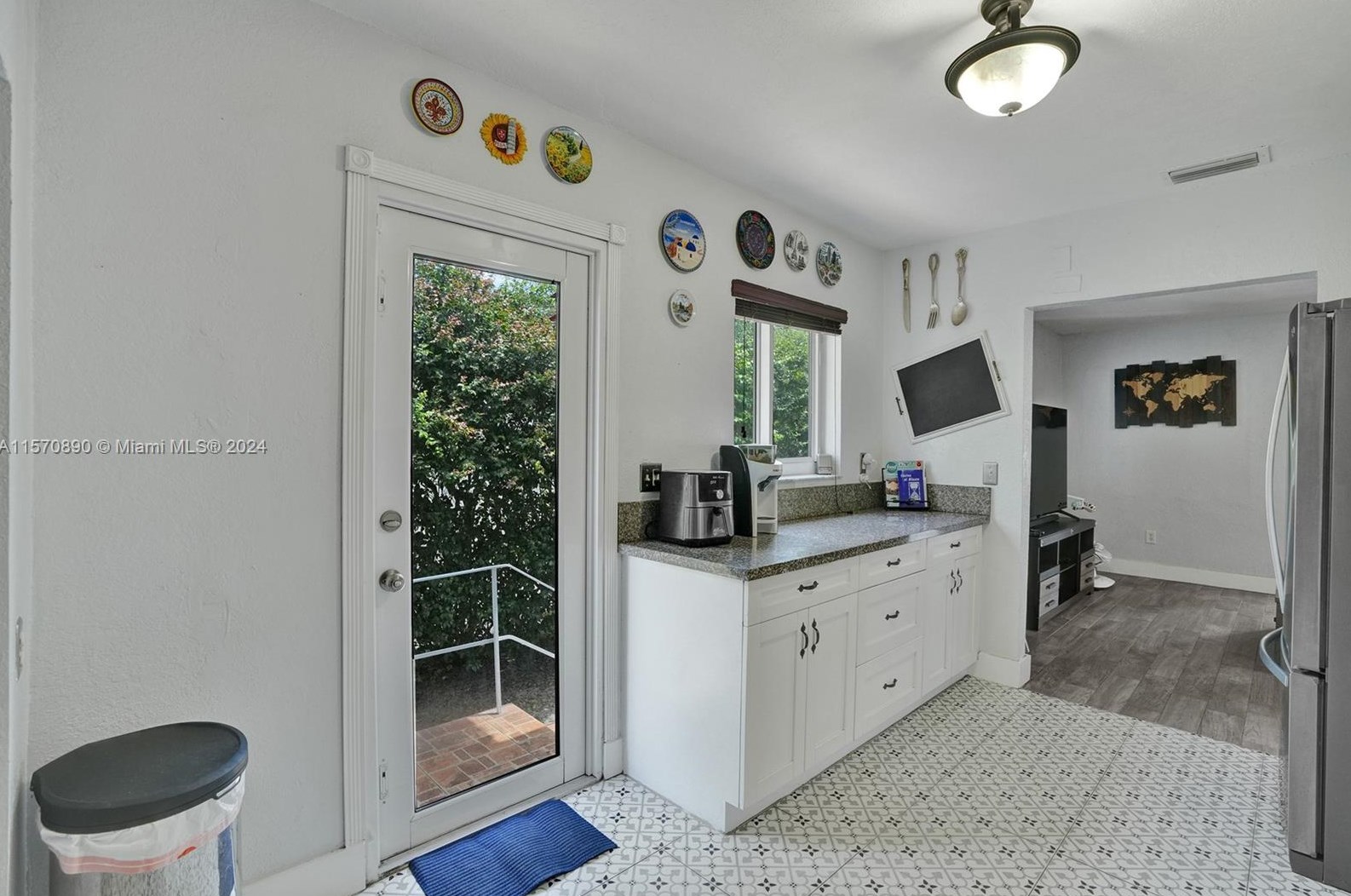 5420 7th Ave, Hialeah FL  33012-2550 exterior