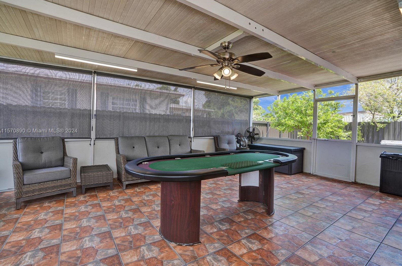 5420 7th Ave, Hialeah FL  33012-2550 exterior