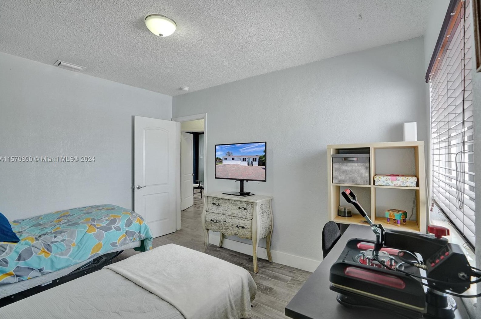 5420 7th Ave, Hialeah FL  33012-2550 exterior