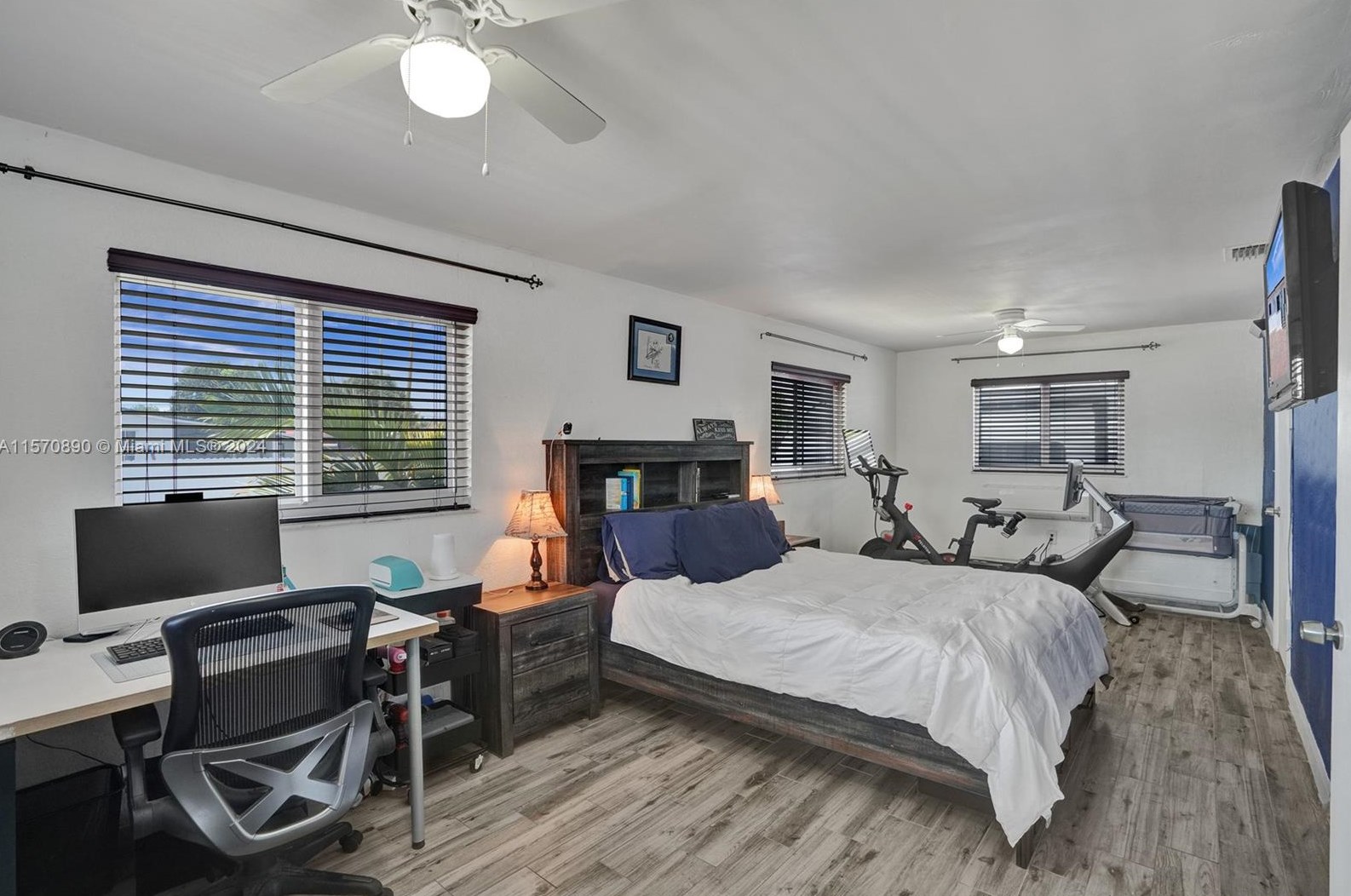 5420 7th Ave, Hialeah FL  33012-2550 exterior