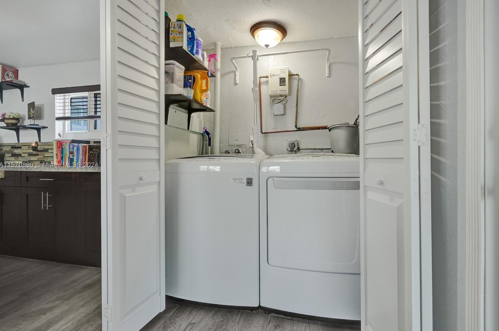 5420 7th Ave, Hialeah FL  33012-2550 exterior