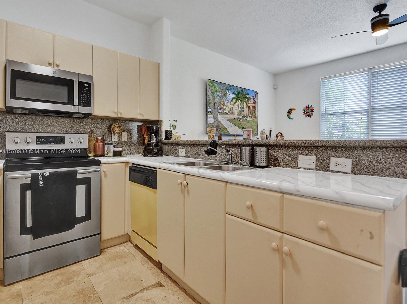 17045 39 Ct, Hollywood FL exterior