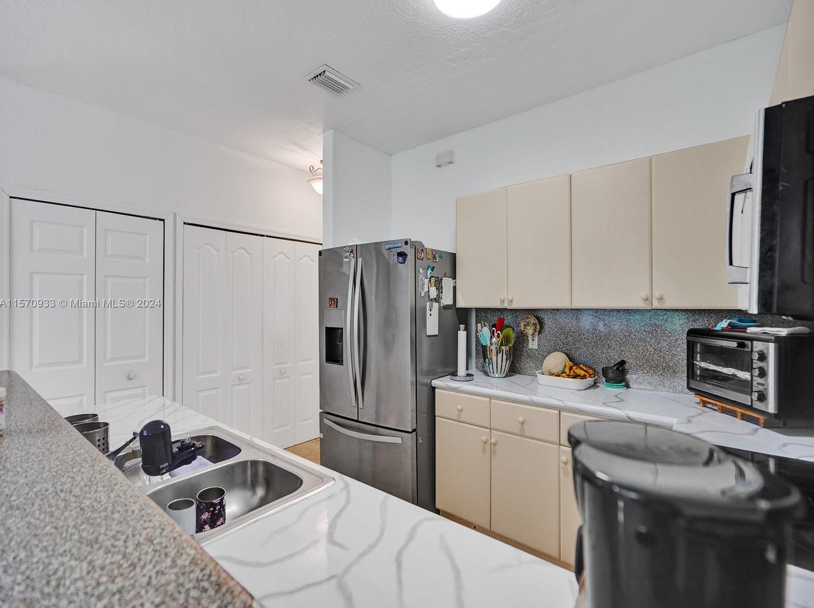 17045 39 Ct, Hollywood FL exterior