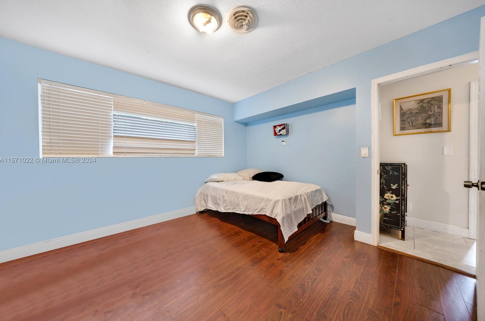 3720 Longfellow Cir, Hollywood FL  33021-4937 exterior
