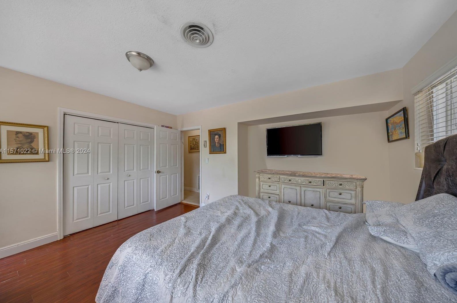 3720 Longfellow Cir, Hollywood FL  33021-4937 exterior