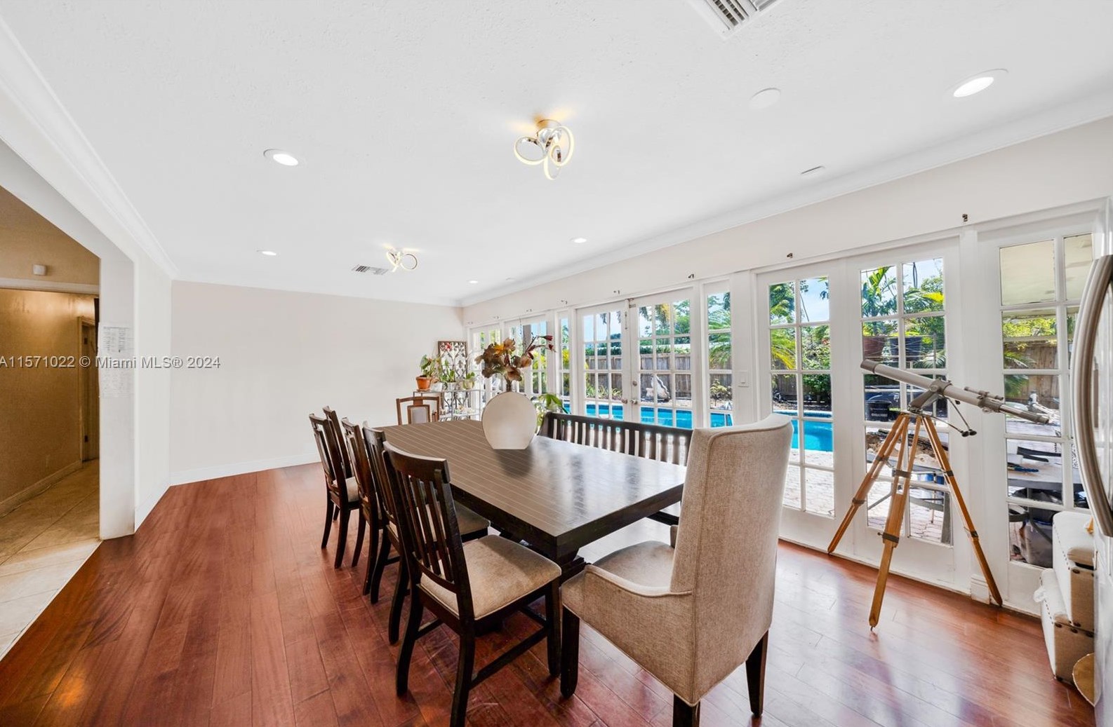 3720 Longfellow Cir, Hollywood FL  33021-4937 exterior