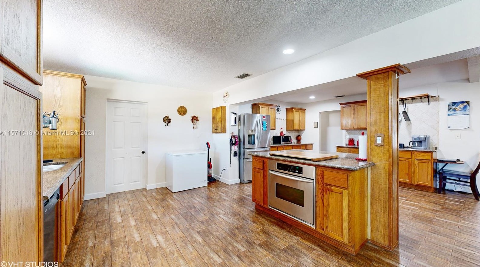 2201 82 Ave, Hollywood FL 33328 exterior