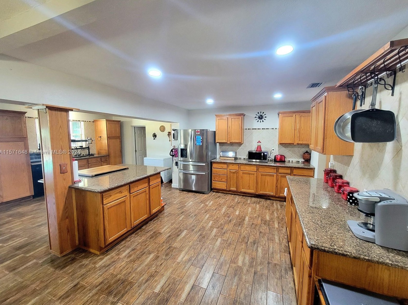 2201 82 Ave, Hollywood FL 33328 exterior