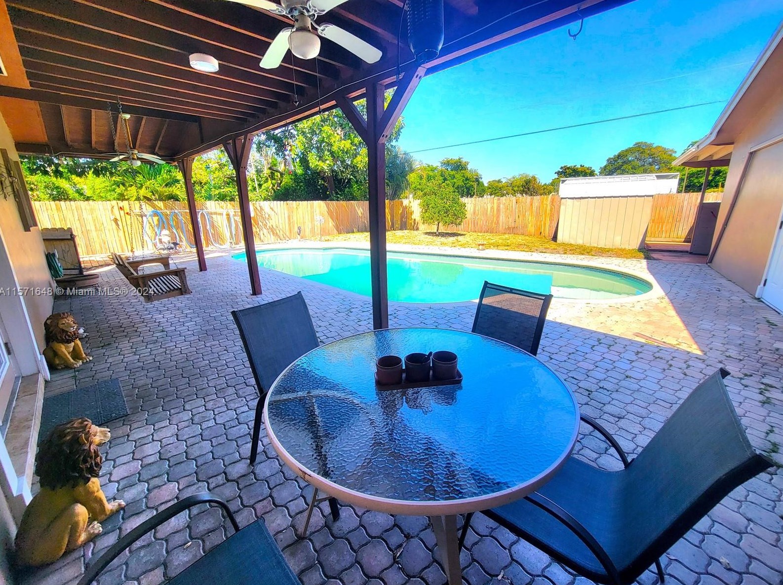 2201 82 Ave, Hollywood FL 33328 exterior