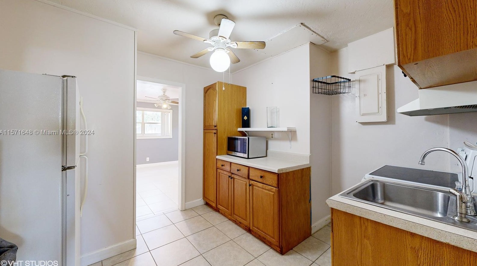 2201 82 Ave, Hollywood FL 33328 exterior