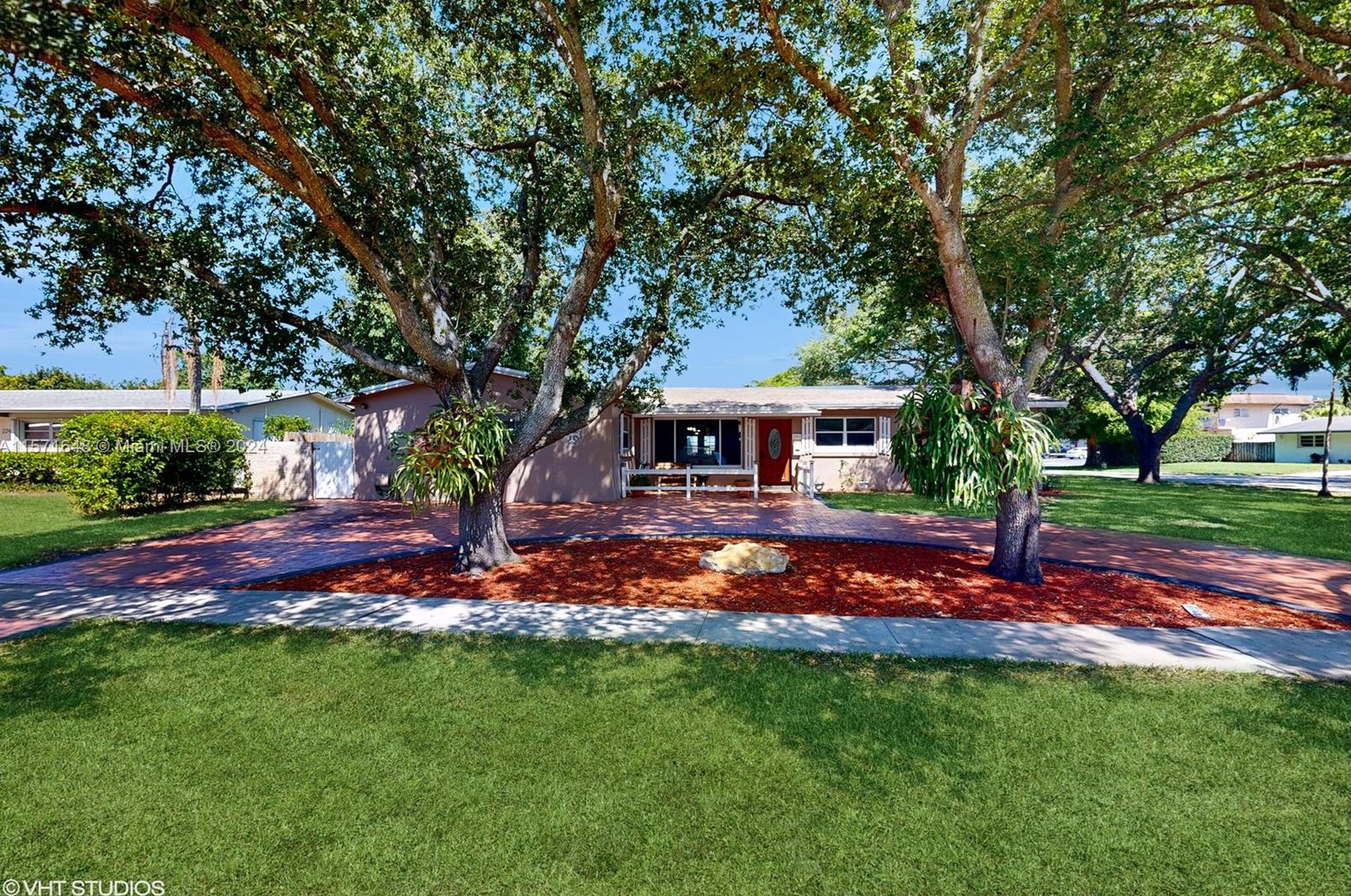 2201 82 Ave, Hollywood FL 33328 exterior