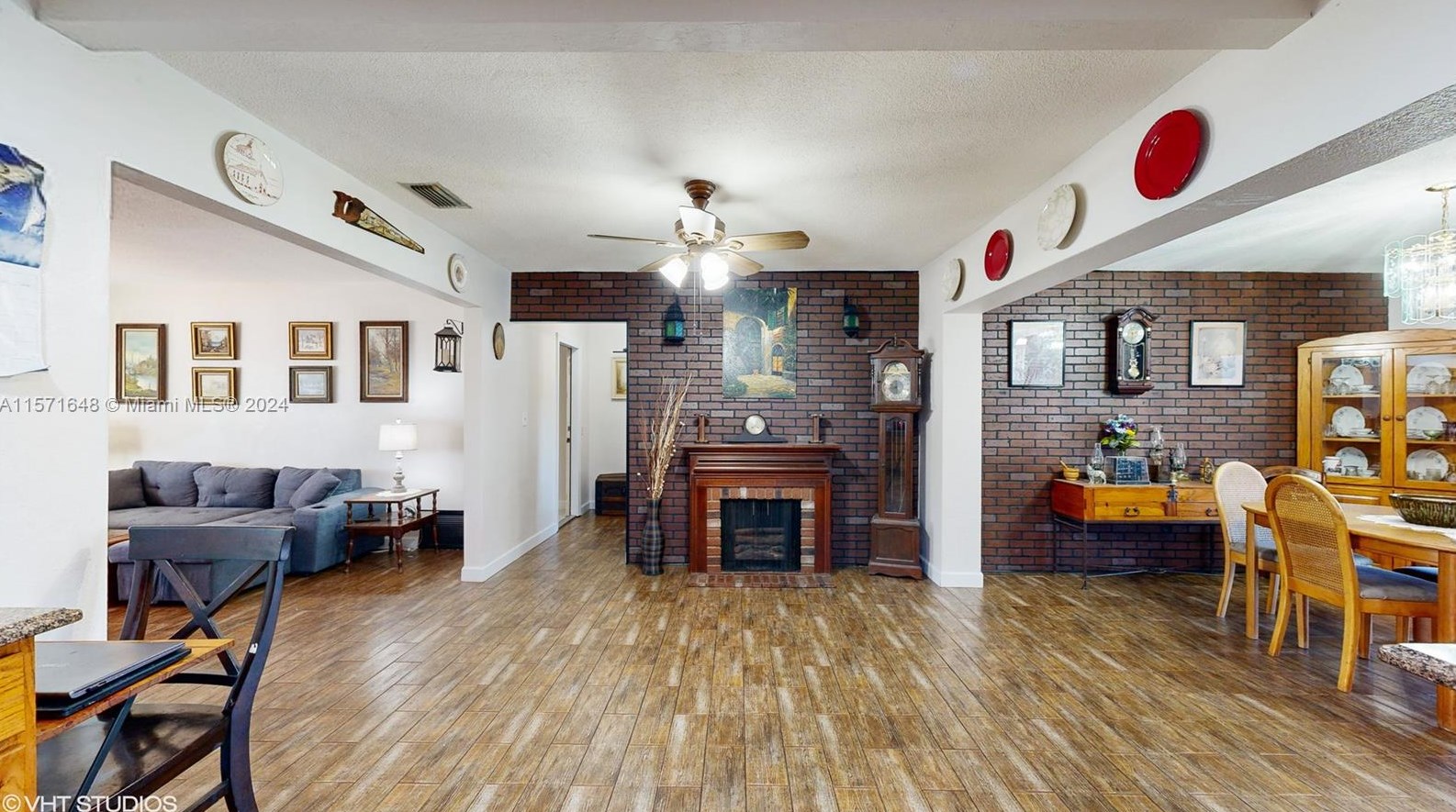 2201 82 Ave, Hollywood FL 33328 exterior