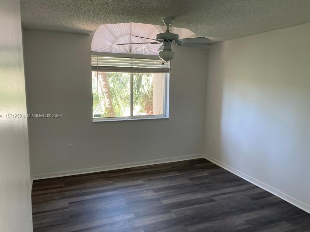 16304 Glenmoor Dr, West Palm Beach FL  33409-2814 exterior