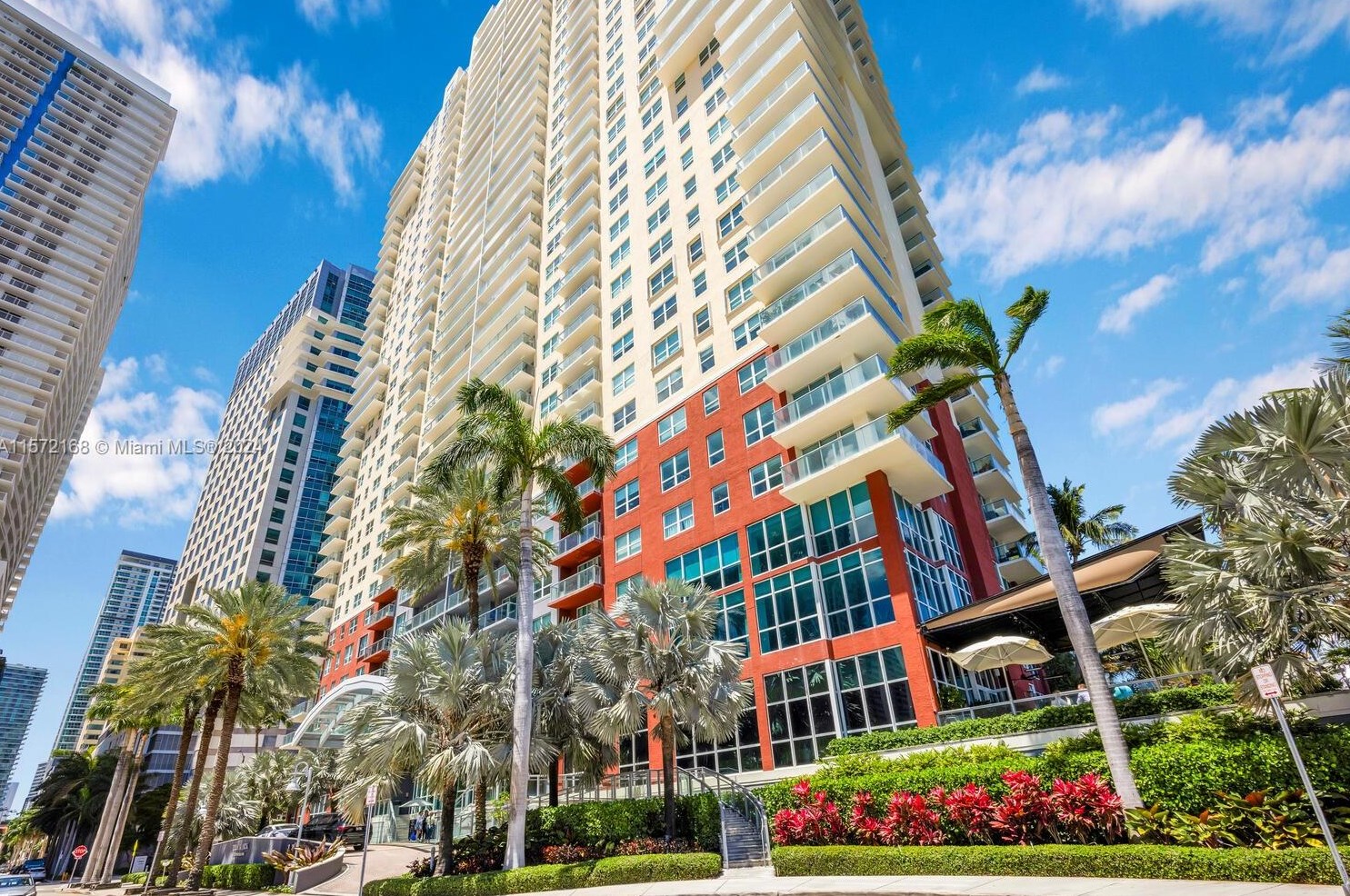 1155 Brickell Bay Dr, Miami FL  33131-2983 exterior