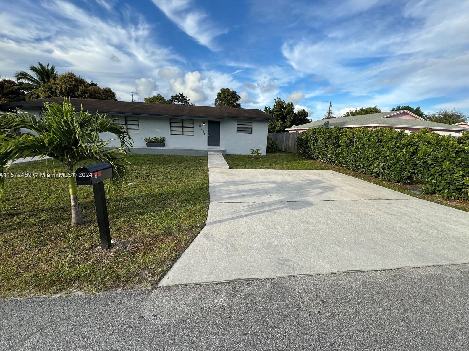 6119 33rd St, Hollywood FL  33023-5123 exterior