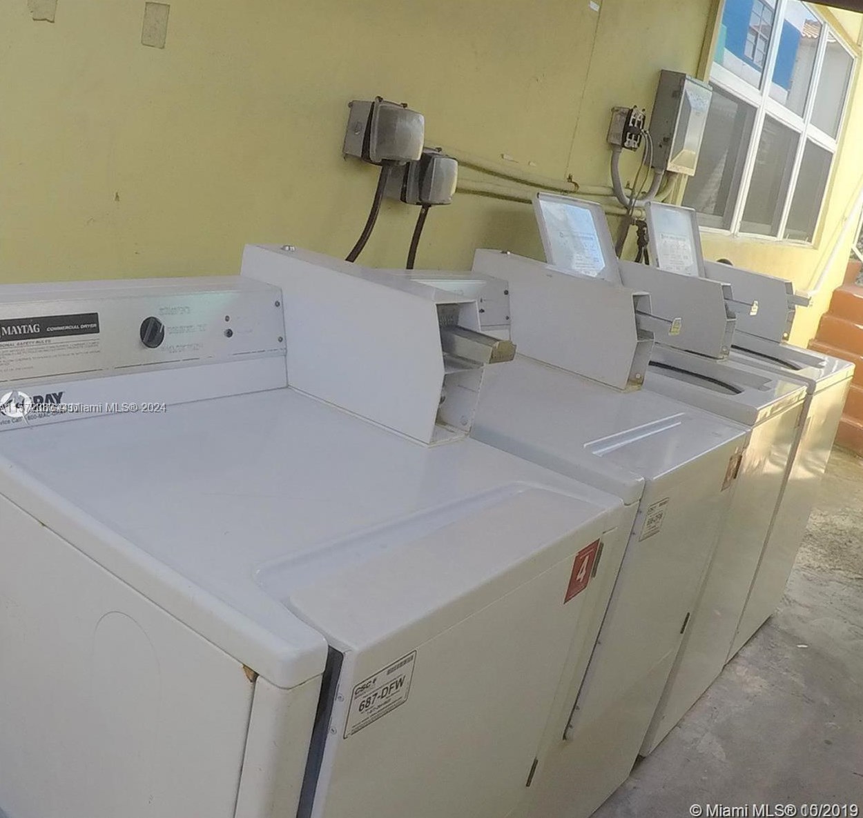 6944 Byron Ave, Miami FL 33141-3190 exterior