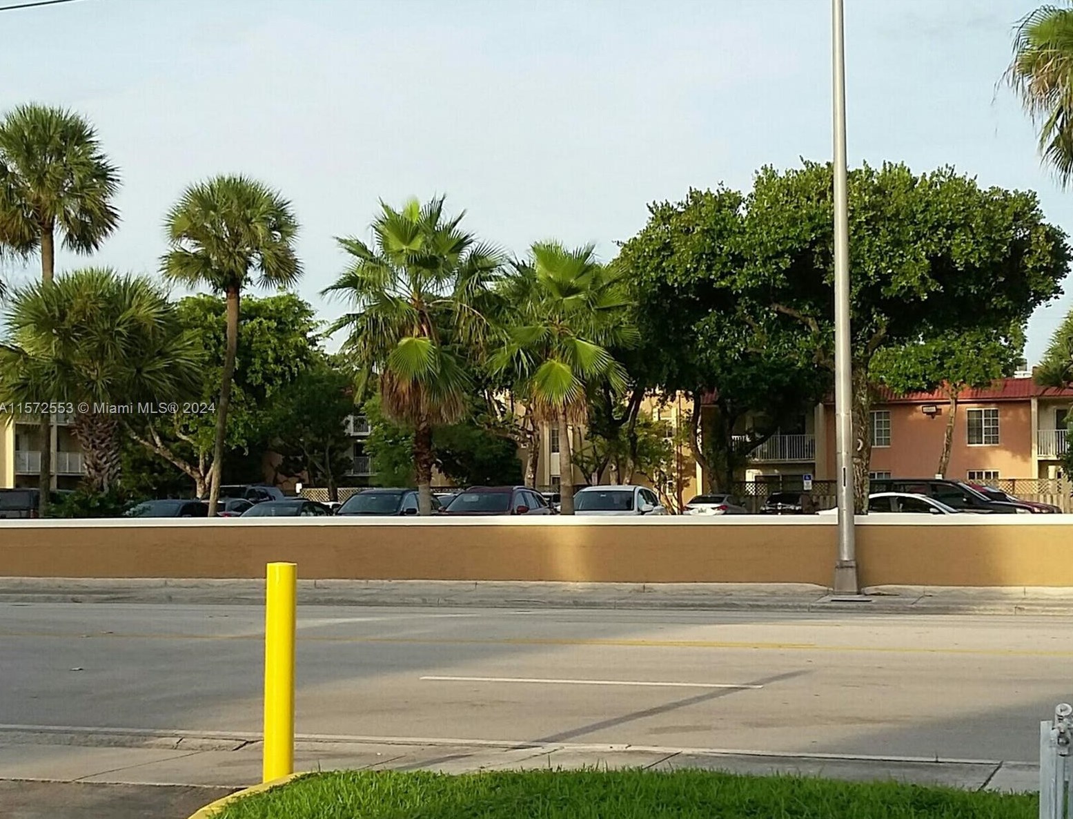 4810 79th Ave, Miami FL 33166-5448 exterior