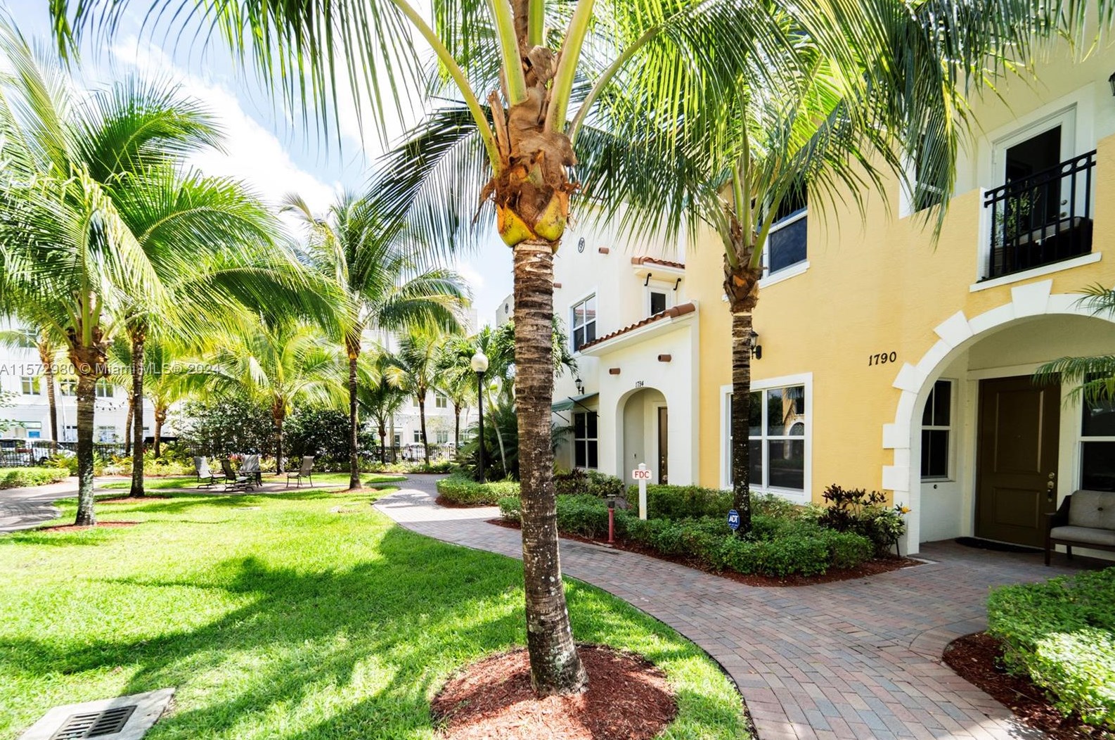 1794 124 Way, Hollywood FL 33027-2531 exterior