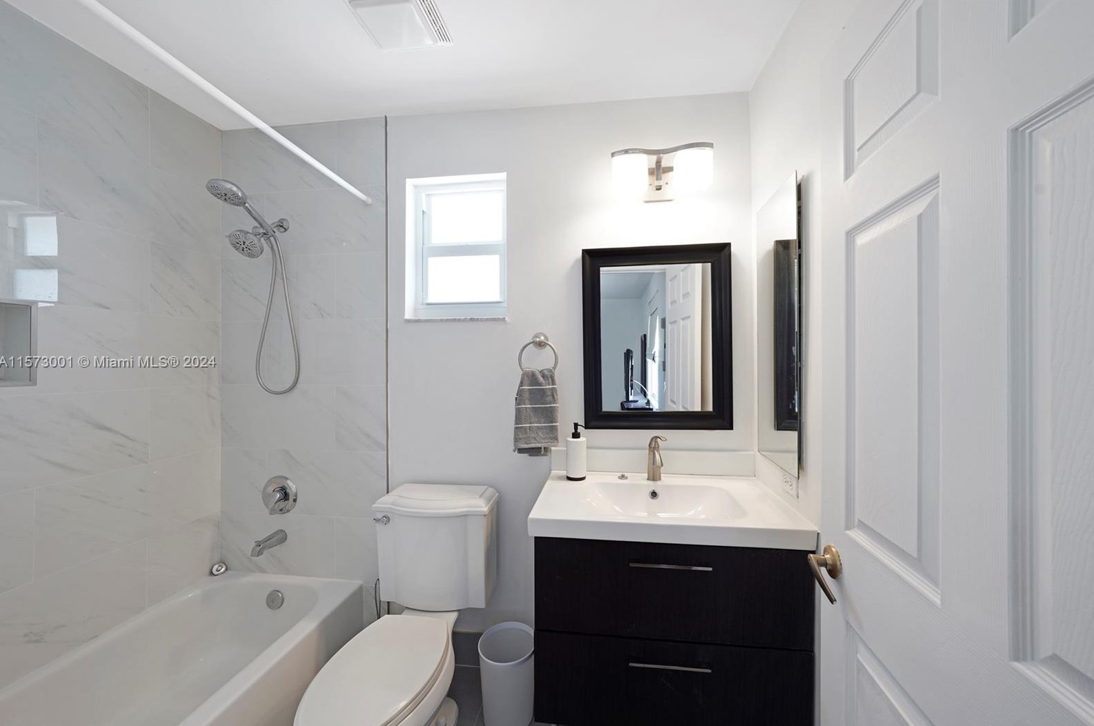 1885 139 Ter, Hollywood FL  33028-2837 exterior