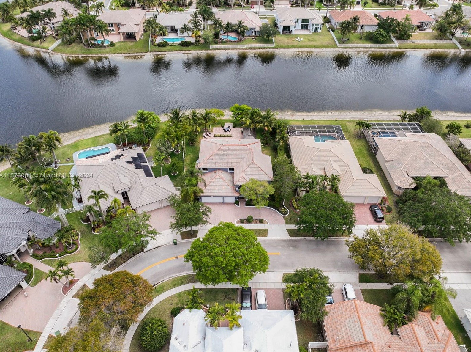 1885 139 Ter, Hollywood FL  33028-2837 exterior