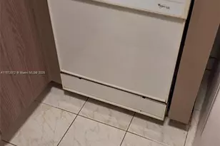 117 Lake Emerald Dr, Oakland Park, FL 33309 - Photo 7