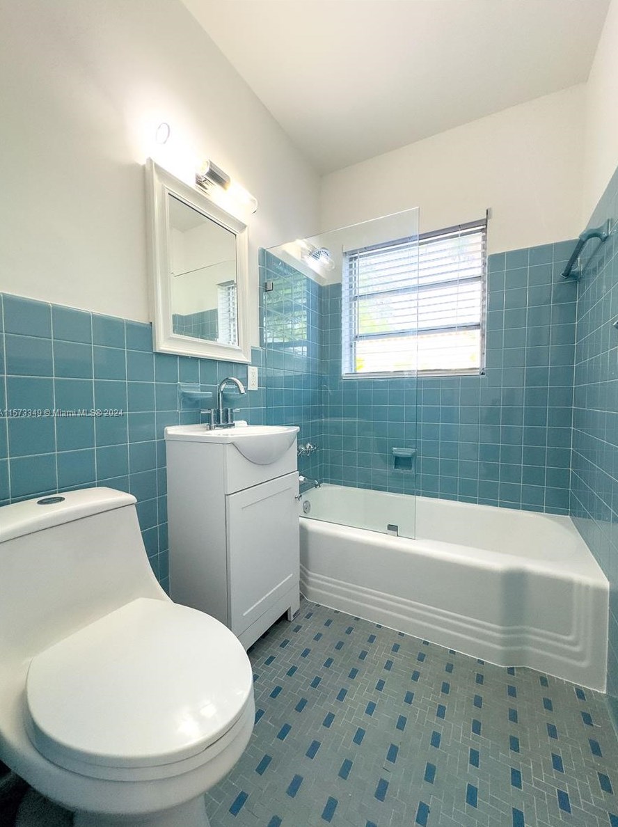 401 Malaga Ave, Miami FL 33134-6415 exterior