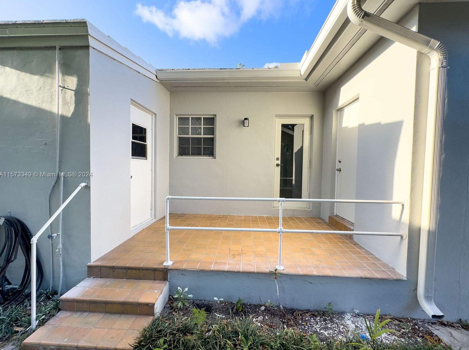 401 Malaga Ave, Miami FL 33134-6415 exterior