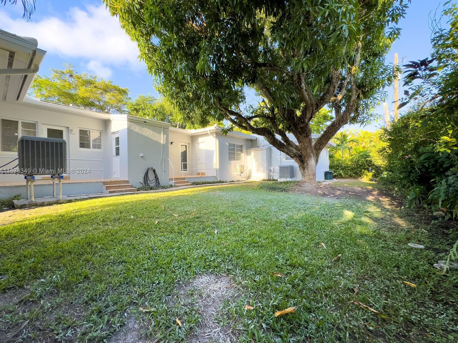 401 Malaga Ave, Miami FL 33134-6415 exterior