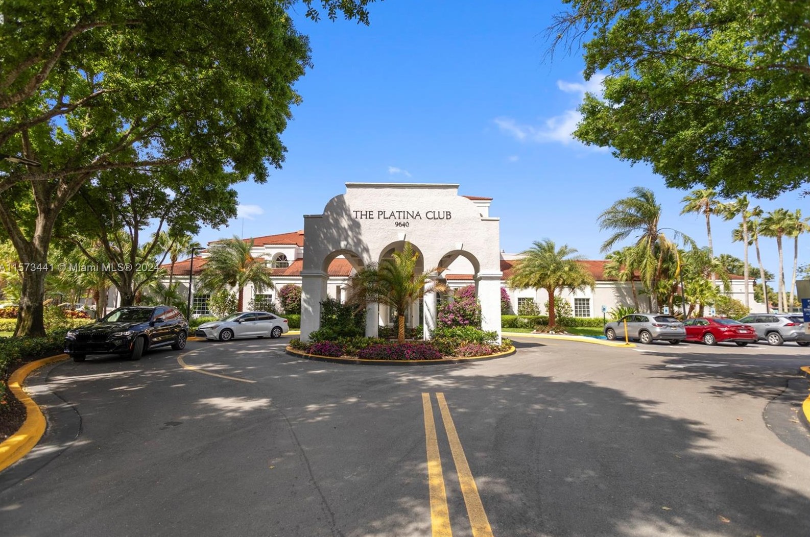 5188 Europa Dr, Boynton Beach FL  33437-2149 exterior