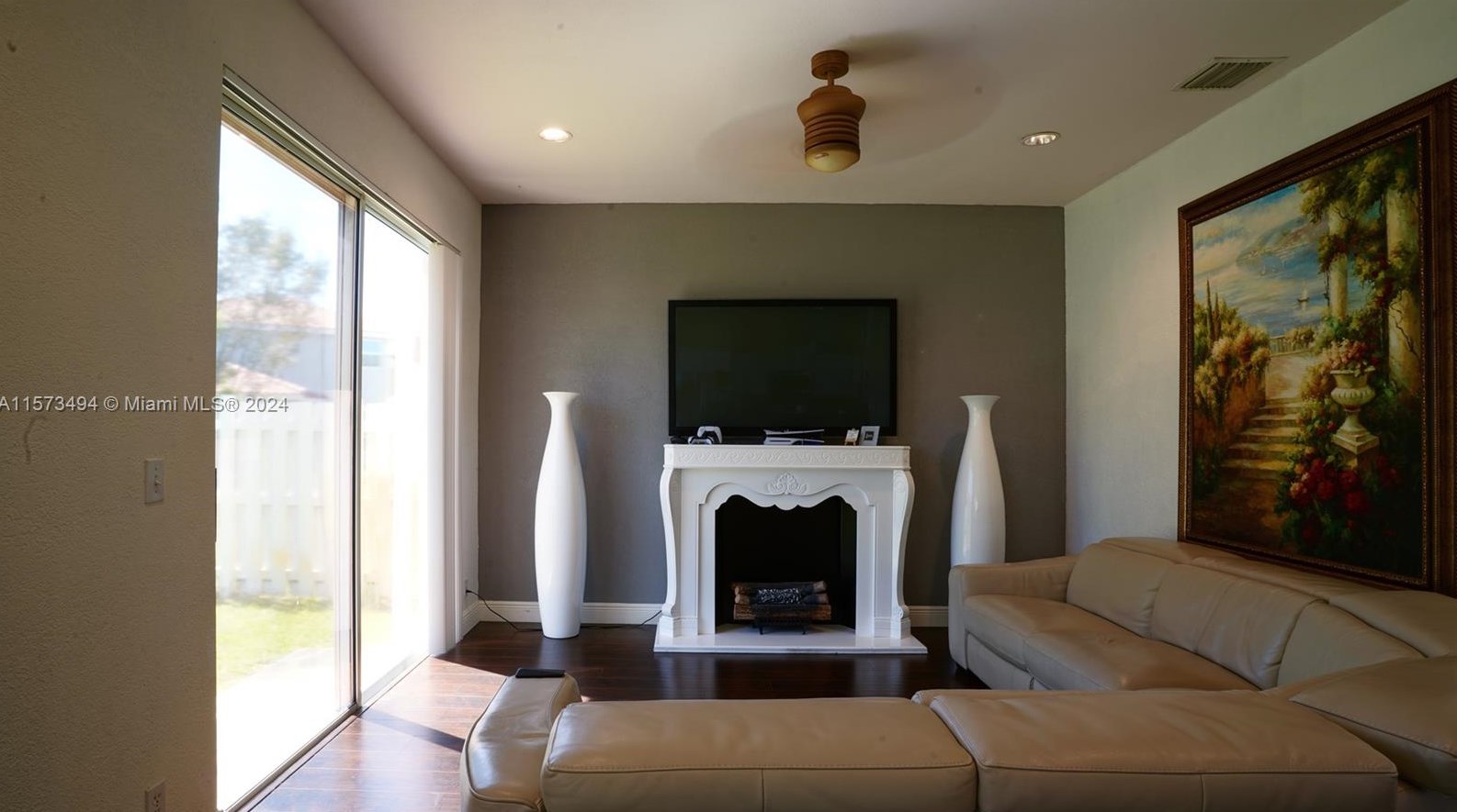 2496 162 Ter, Hollywood FL  33027-4426 exterior