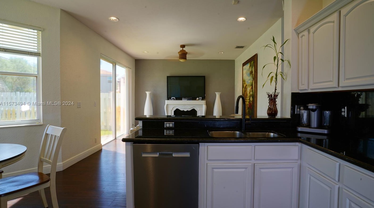 2496 162 Ter, Hollywood FL  33027-4426 exterior