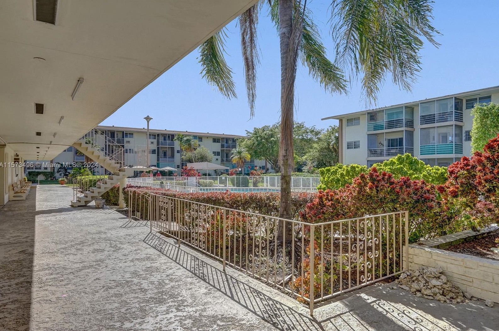 16801 13th Ave, Miami FL  33162-2741 exterior