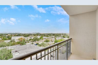 4242 NW 2nd St #807 - Photo 1