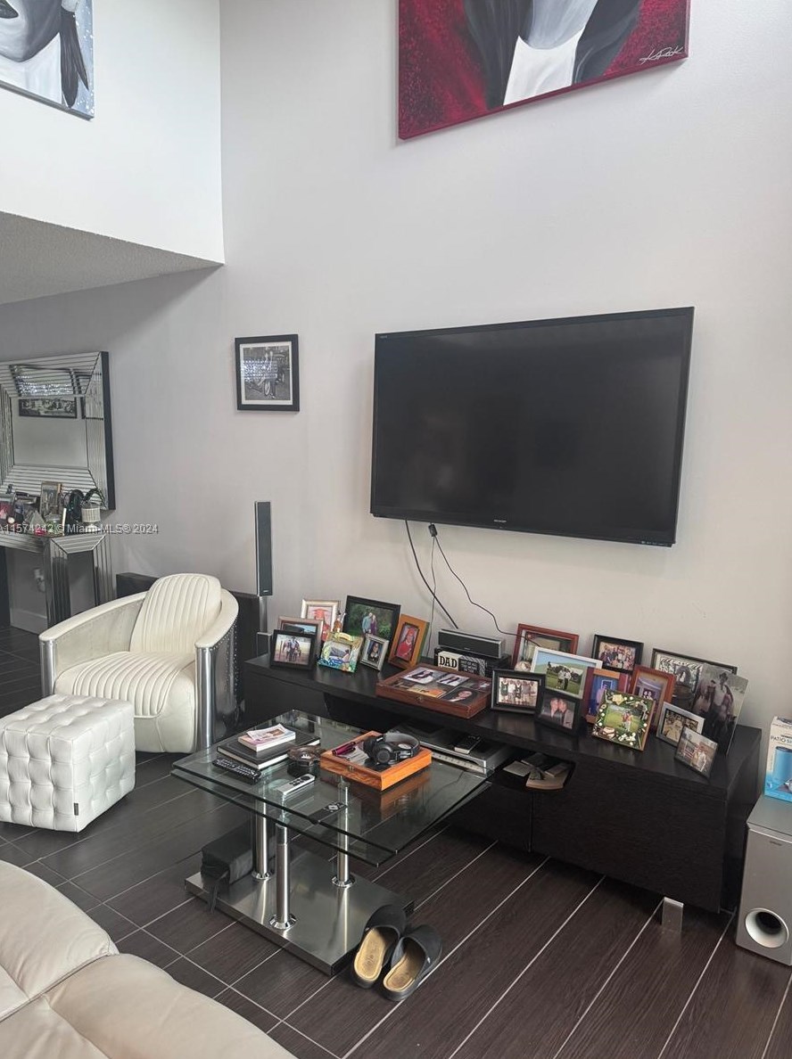 4881 97th Ct, Miami FL 33178-1998 exterior