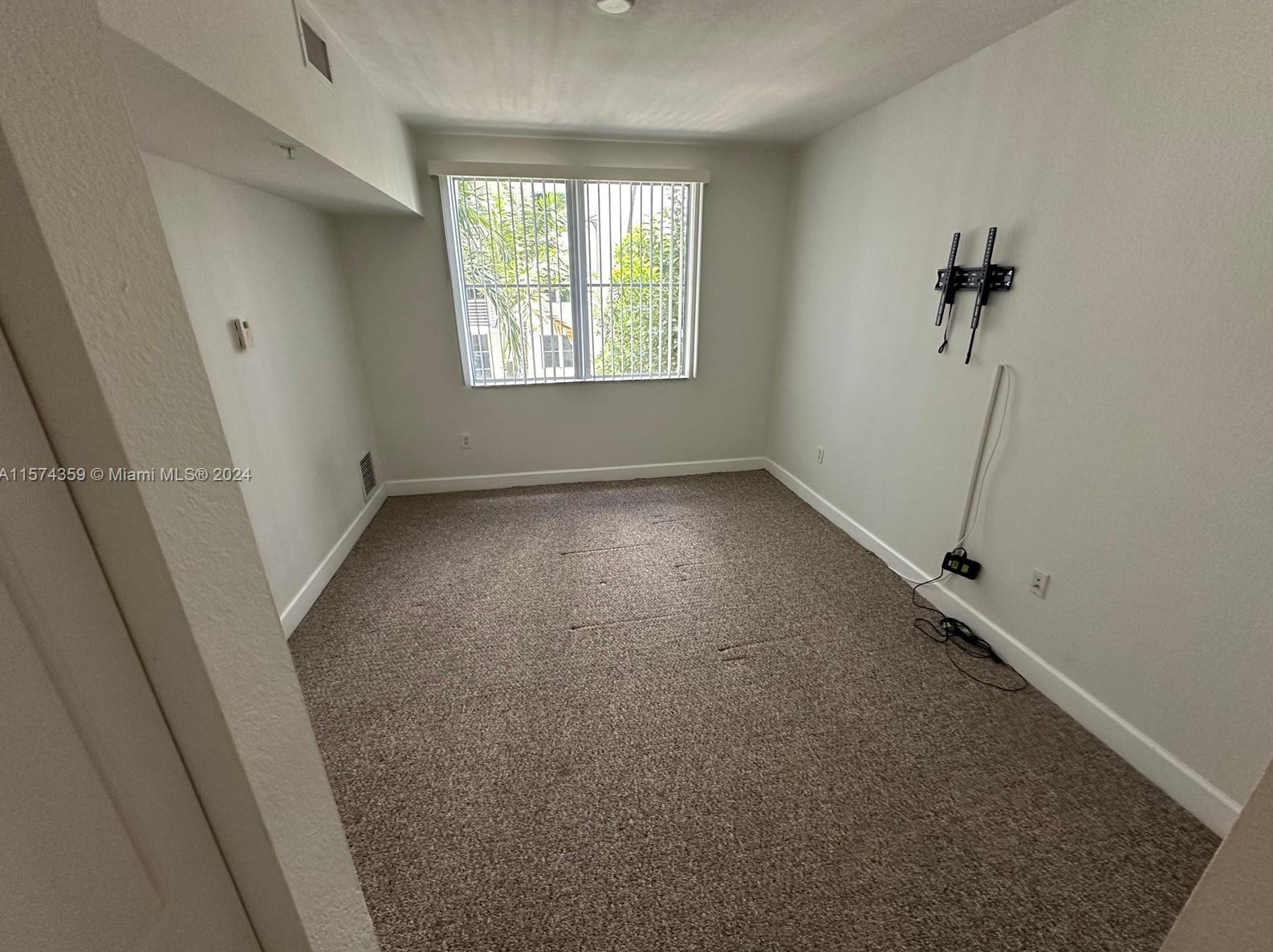 1830 Radius Dr, Hollywood FL  33020-7702 exterior