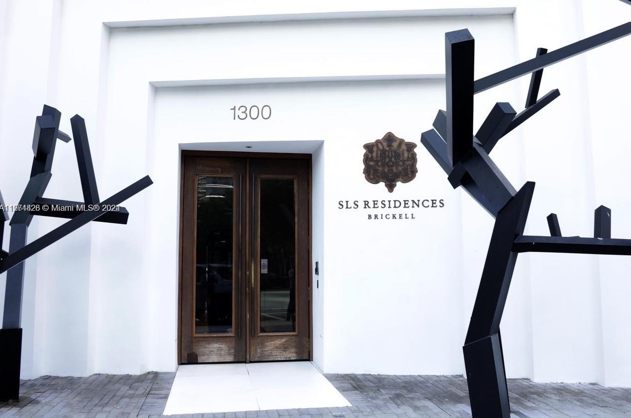 1300 Miami Ave, Miami FL 33130-4315 exterior